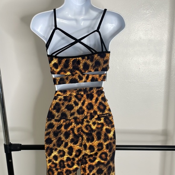 Workouts set. - Picture 2 of 5